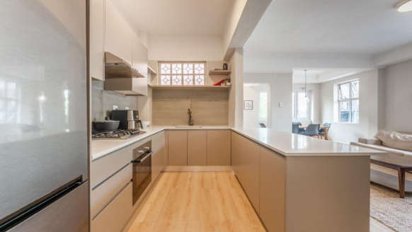 To Let 2 Bedroom Property for Rent in Sea Point Western Cape